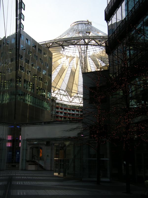 P1236761